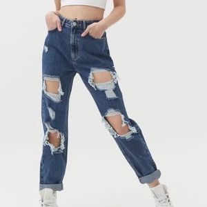 Urban Outfitter BDG Mom High Rise Jeans Ripped